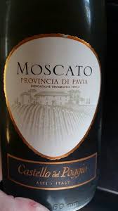 Moscato That Olive Garden Has One Of My Favorites Wine Bottle Moscato Whiskey Bottle