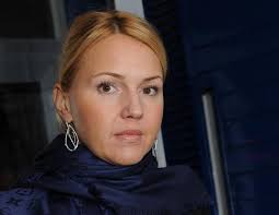 Ю́лия никола́евна бордо́вских — российская телеведущая. Yuliya Bordovskih Vecherinka V Chest 50 Letiya Foto