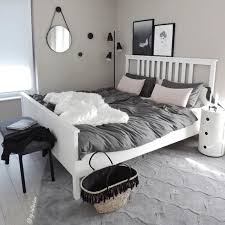 Zeit Fur Einen Teppichwechsel Bei Zeynep Von Zy Interior Wurde Im Schlafzimmer Ein Stylisher Teppich In Silber Ausgerollt Tapt Home Decor Toddler Bed Home