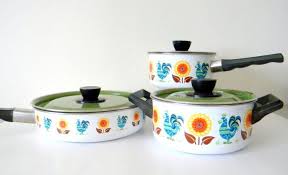 The most common white enamel pan material is metal. Colorful Vintage Enamelware Cookware Pots And By Missbettysattic Vintage Enamelware Pots And Pans Sets Vintage Cookware