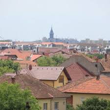 Oamenii din comună spun că pur și simplu nu mai pot trăi, din cauza mirosului, și că sunt obligați să stea toată ziua cu geamurile caselor închise. Cea Mai BogatÄ Localitate Din Romania Locul Unde Se Inghesuie Milionarii De Top Èi Cei De Carton Galerie Foto