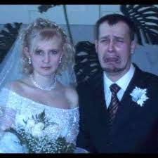 This one is not a fail at all. Wedding Day Disasters No Bride Can Prepare For Wedding Fail Funny Wedding Photos Wedding Humor
