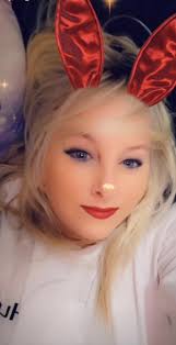 Actress Kelly Jo Minter