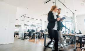 On 4 june 1999, deutsche bank merged its bankers trust and deutsche morgan grenfell to became deutsche asset management (dam) with robert smith as the ceo. Deutsche Bank Cuts 18 000 Staff Worldwide Including Australia Hrd Australia