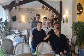 Https Www Lanouvellerepublique Fr Niort Meme Contemporaine La Danse Sied Aux Aines Https Images Lanouvellerepublique Fr Image Upload 5dc2260a655d81e5648b462a Jpg Mardi Matin Tout En Douceur Sophie Lenfant Etait Aupres Des Residents Du