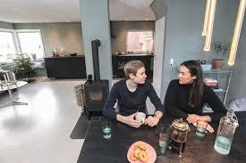 Jul 22, 2021 · vingegaard, die in december 24 jaar werd, reed vorig jaar zijn eerste grote ronde met de vuelta a españa, waar hij kopman roglič mede aan de eindzege hielp. Da Folkebladet Var Hjemme Hos Jonas Vingegaard Kaerligheden Cykler Derudad I Glyngore Skive Folkeblad