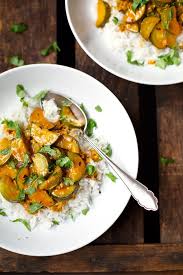 Rotes Thai Curry Mit Zucchini 20 Minuten Kochkarussell Rezept Currypaste Thai Curry Rezept Thai Curry