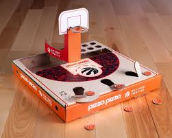 Pizza Pizza Turns Its Box Into A Basketball Court Strategy Diese box reduziert den stress, da sie alle produkte beinhaltet die man benötigt, sich um das kleine freudige bündel zu kümmern. ilka maria schneemann arbeitet mehr als 7 jahre als selbstständige. pizza pizza turns its box into a