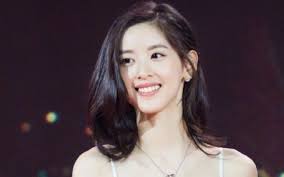 Sắc vóc tỷ phú 32 tuổi Trung Quốc