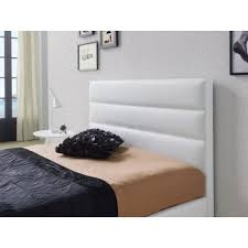 Une tête de lit peut apporter beaucoup à votre chambre à coucher. Tete De Lit Pour Lit 160 Cm En Simili Cuir Blanc Huasca