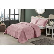 Biri tek kişilik yatak örtüsü, diğeri de çift kişilik yatak örtüsüdür. Cift Kisilik Yatak Ortusu Tac