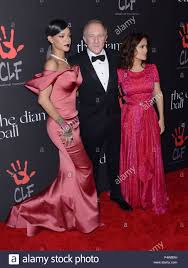 Salma hayek photographed by ruven afanador, 1996 (i.redd.it). Rihanna Und Salma Hayek Mann Francois Henri Pinault 159 Das 1 Jahrliche Diamond Ball Zugunsten Der Clara Lionel Stiftung Am Weinberg Beverly Hills Statt Dezember 11 2014 Rihanna Und Salma Hayek Mann Francois Henri