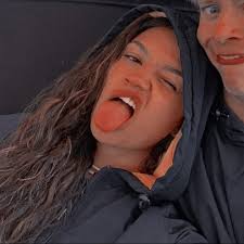 Jun 10, 2021 · the teaser shows us kiara (madison bailey), pope (jonathan daviss), and jj (rudy pankow) marking a tree in homage to john b (chase stokes) and sarah (madelyn cline), which were almost killed in. Pin By Anna On Madison Pankow Outer Banks Pretty People