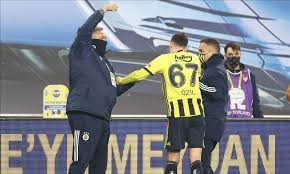 Fenerbahçe başkanı ali koç'un daha önce gerçekleşmesi zor bir rüya ifadesini kullandığı mesut özil transferinde mutlu son. Fenerbahce Struggle To Get Home Draw Ozil Injured Turkish News