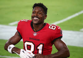 Antonio brown is a celebrity from season 22 of dancing with the stars. Antonio Brown Plays More Than Expected In Debut With Tampa Bay Buccaneers Sports Illustrated Tampa Bay Buccaneers News Analysis And More