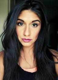 Mia Lowry's Instagram, Twitter & Facebook