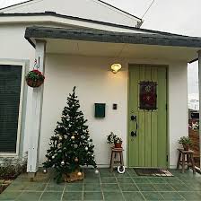 玄関 入り口 クリスマスツリー クリスマスディスプレイ クリスマスリース 玄関リース などのインテリア実例 2017 12 05 16 45 26 roomclip ルームクリップ クリスマスリース 玄関 玄関ホール インテリア クリスマスディスプレイ