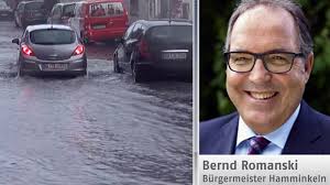 Herausragend waren aufwendige arbeiten zum. Uberschwemmung Und Unwetter In Nrw Im Uberblick Katastrophenfall Im Kreis Wesel Land Unter In Xanten Welt