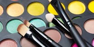 Makeup mata dengan shading halus yang menyerupai musim gugur. Cara Make Up Yang Benar Dan Natural Untuk Sehari Hari Mudah Dilakukan Merdeka Com