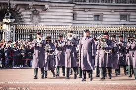 The queen's guard have been protecting st. The Changing Of The Guard What You Need To Know Before You Go Including Times Locations Tips London X London