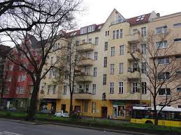 Zu dem szenekiez und anlaufpunkt für junge und kreative mit vielen cafès, bars, galerien und einkaufsmöglichkeiten hat sich der reuterkiez im norden des stadtteils entwickelt. 3 Zimmer Wohnung Zu Vermieten Sonnenallee 170 12059 Berlin Neukolln Neukolln Mapio Net