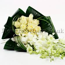 Order by 3pm and we'll make sure your beautiful flowers are delivered the very same day by a local artisan florist. Flowers 24 Hours