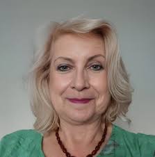 Is there anyone near me who can help me with my knitting? I'm stuck