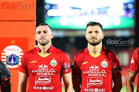 Persija jakarta lepas pemain muda brasil ke mitra kukar pemain muda asal brasil yang tidak lagi berlatih bersama persija jakarta. Marco Motta Berikan Pujian Ke Rekan Rekannya Di Persija Jakarta Bolasport Com