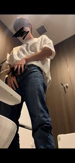 洋式トイレで立ちション動画｜動画・DVD｜ゲイの使用済み下着販売-男区臭人