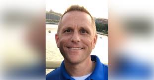 Eric Henning's Instagram, Twitter & Facebook