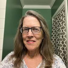 Lisa Veal's Instagram, Twitter & Facebook