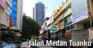 Jalan medan tuanku va jalan tuanku abdul rahmon ushbu sohadagi asosiy yo'llardir. Jalan Medan Tuanku Kuala Lumpur