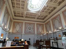 Suntrust bank fox mill centre branch is located at 6723 fox centre parkway, gloucester, va 23061 and has been serving gloucester county, virginia for over 115 years. Suntrust Bank With Tiffany Skylight And Pearlescent Glass Suntrust Skylight Staunton