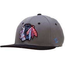 Chicago Blackhawks Grey And Black Nebulous Fitted Hat By Zephyr Chicago Blackhawks Chicagobl Chicago Blackhawks Outfit Braves Game Outfit Chicago Blackhawks