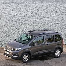 Peugeot Rifter Pour Seduire Les Familles Peugeotrifter Ludospace Lyon Peugeot Decouvrez La Presentation Du Vehicule Peugeot Dog Transport Car Camping