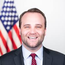 UNIVERSIT Y OF IOW A HONORS PROGRAM