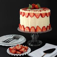 Gateau Aux Fraises Pour Accueillir Le Beau Temps Gateau Sucre Recettes De Fraises Gateau Fraise