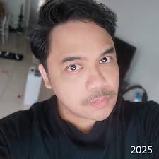 When you take too much BENADRYL and the Hat man appears. 👀🎩😱