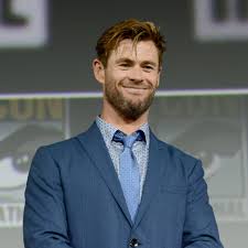 Chris hemsworth's wife is elsa pataky. Thor S Chris Hemsworth Trolls Chris Evans In Behind The Scenes Pic