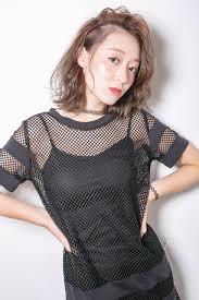 ハリウッド女優も大注目カーリーヘアで一味違うパーマを楽しもう
