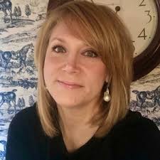 Robyn Bush's Instagram, Twitter & Facebook