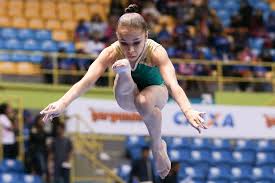 How did this affect her gymnastics? Com Apoio Da Torcida Flavia Saraiva Vai A Duas Finais Em Estreia Na Ginastica Em Sp