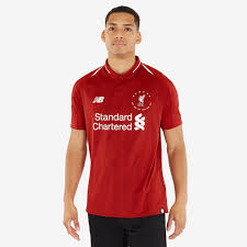 Jetzt online einkaufen und bestellen im bild shop. New Balance Liverpool 18 19 Signature Shirt Rot Herren Fanbekleidung Shirts Pro Direct Soccer