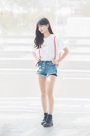 1400 x 2100 jpeg 184 кб. Momo Wearing Idol Room Shirt As Promised Her Backpack Straps Look Like Suspenders Kawaiii Selebriti Gadis Korea Pristin