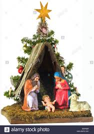 Erwähnt wurde dieses lied bereits um das jahr o tannenbaum, o tannenbaum, wie treu sind deine blätter! Weihnachten Krippe Mit Weihnachtsbaum 20 Jahrhundert Historisch Krippe Krippe Krippe Creche Krippen Krippe Krippe Creches Jesuskind Gotteskind Maria Joseph Betlehem Weihnachtsgeschichte Krippe Krippe Tradition Traditionen