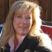 Liz Houck's Instagram, Twitter & Facebook