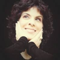 Diane Hilton's Instagram, Twitter & Facebook