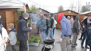 Première diffusion en france : Le Marche De Noel S Ouvrira En Chanson