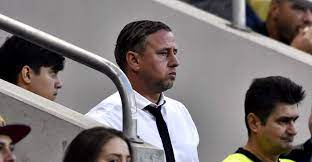 Laurențiu aurelian reghecampf (born 19 september 1975 in târgoviște, romania) is a romanian former professional footballer. Venirea Lui Reghecampf La Craiova SurprinzÄƒtoare Sau PlauzibilÄƒ AnalizÄƒ