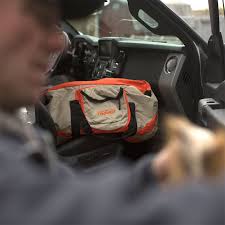 Odours are caused by germs and the easiest and safest way to destroy them is through the use of this ozone device that is integrated into the big bag. Scent Crusher Ozone Gear Bag Hunt N Gear